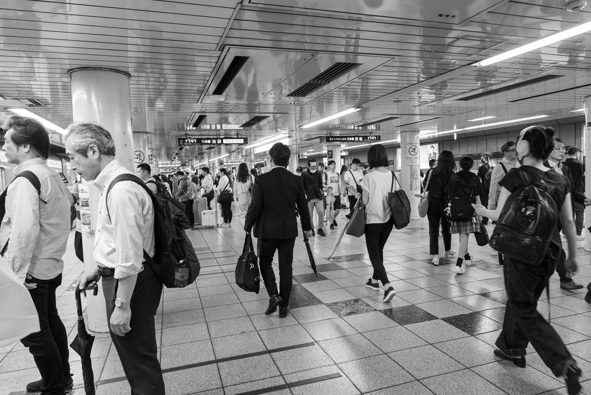 丸ノ内線新宿駅
