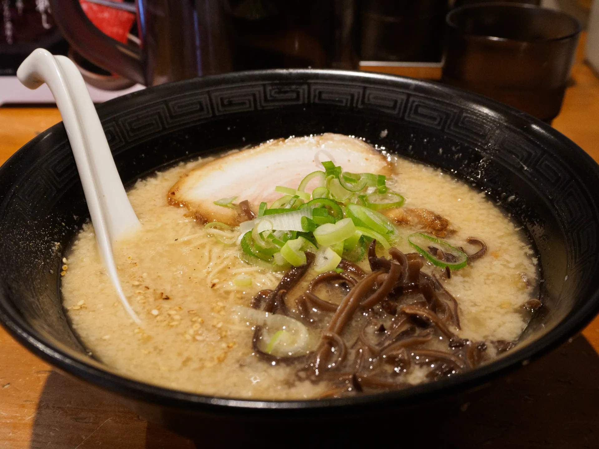 昼のとんこつラーメン