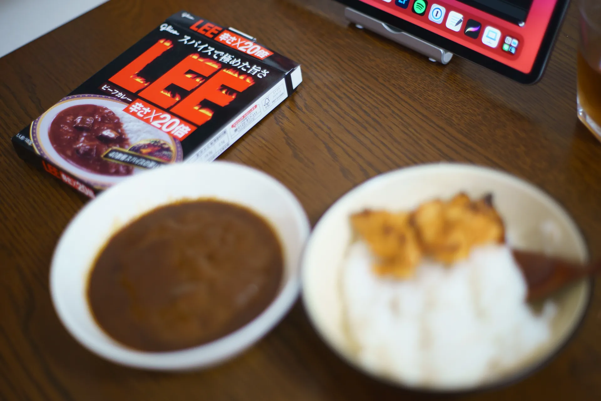 こういう場面ではもっと絞るべきですね (F1.4のはず)