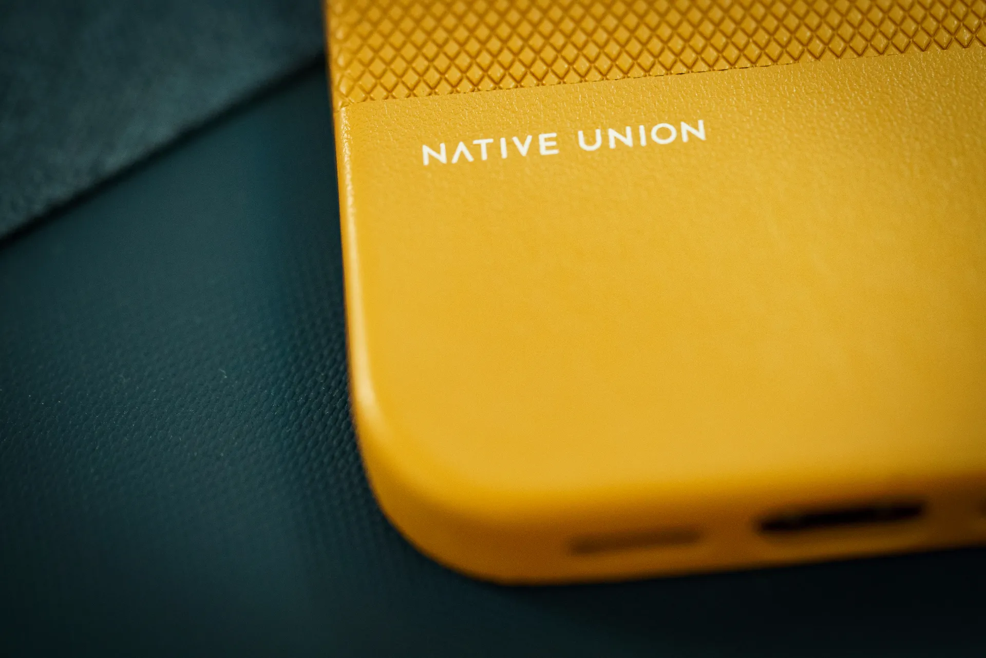 Native UnionのiPhoneケース