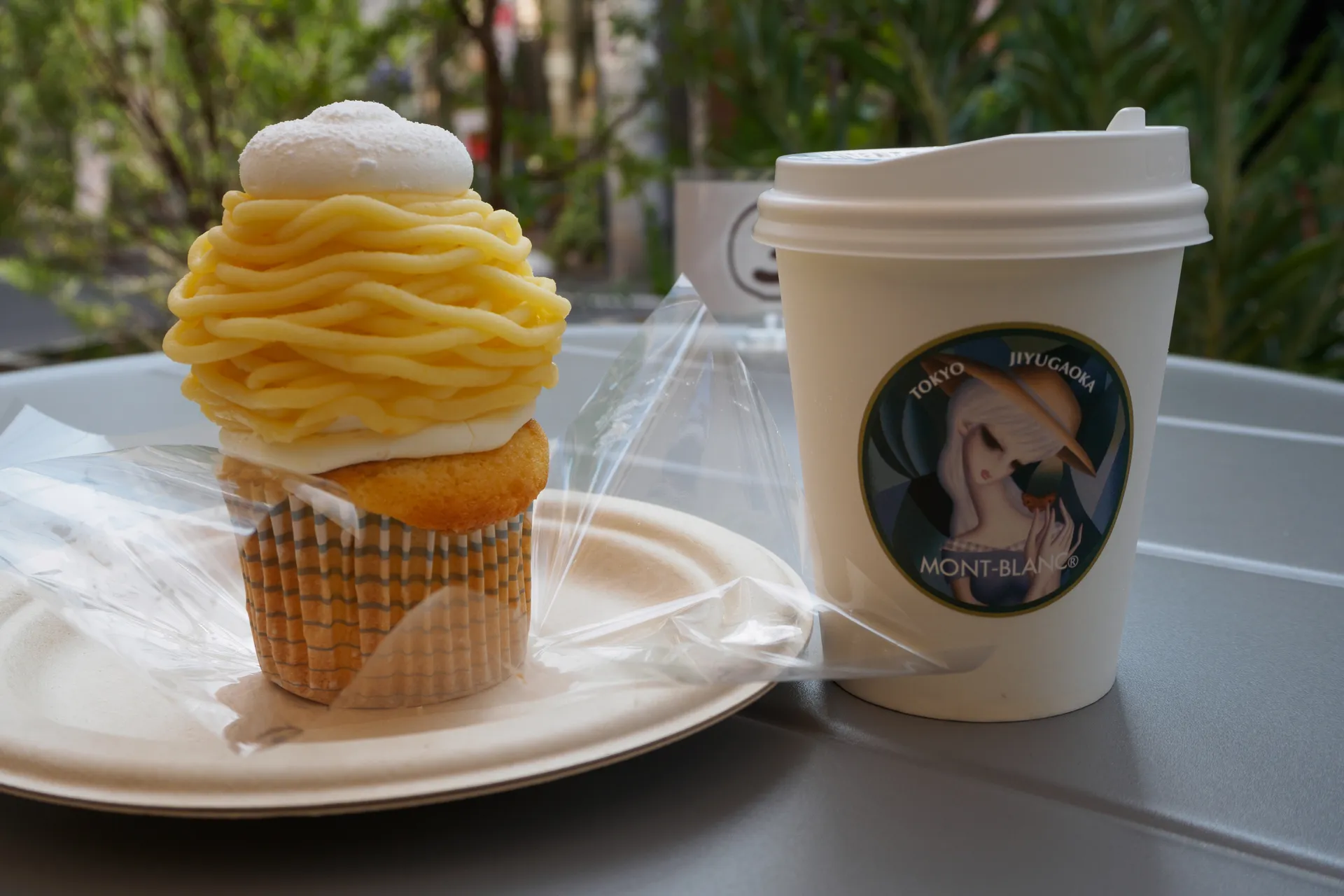 モンブランとアイスコーヒー